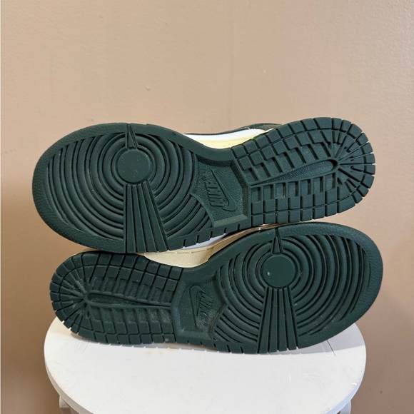 Size 7.5W - Nike Dunk Low “Vintage Green” - Picture 5 of 5